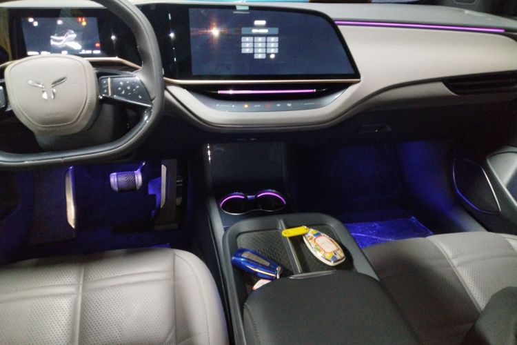 红旗EH7 2024款 760 Pro+ 四驱荣耀版中控内饰16