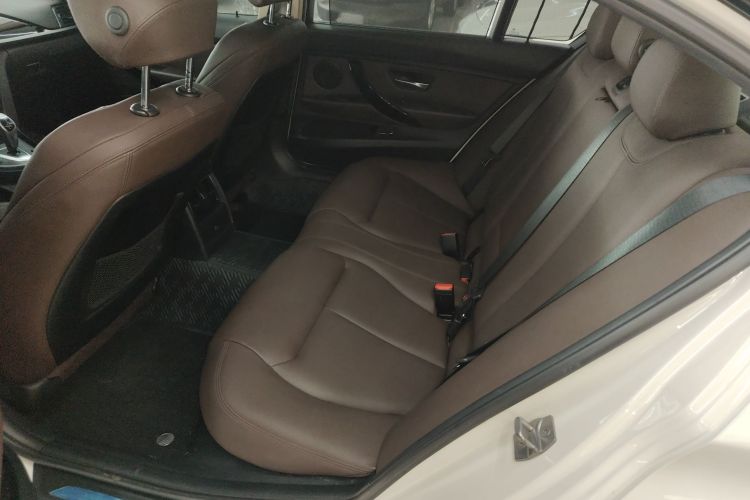 宝马3系 2019款 320Li M运动套装中控内饰21