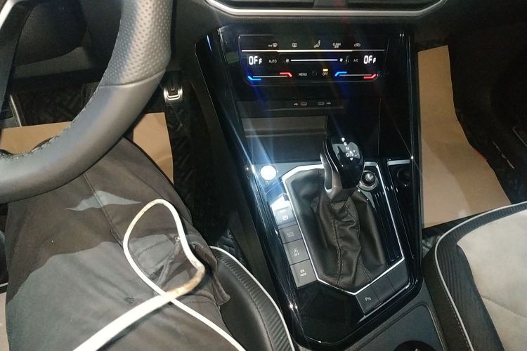 大众 探岳X 2023款 330TSI 两驱尊贵高能版中控内饰18