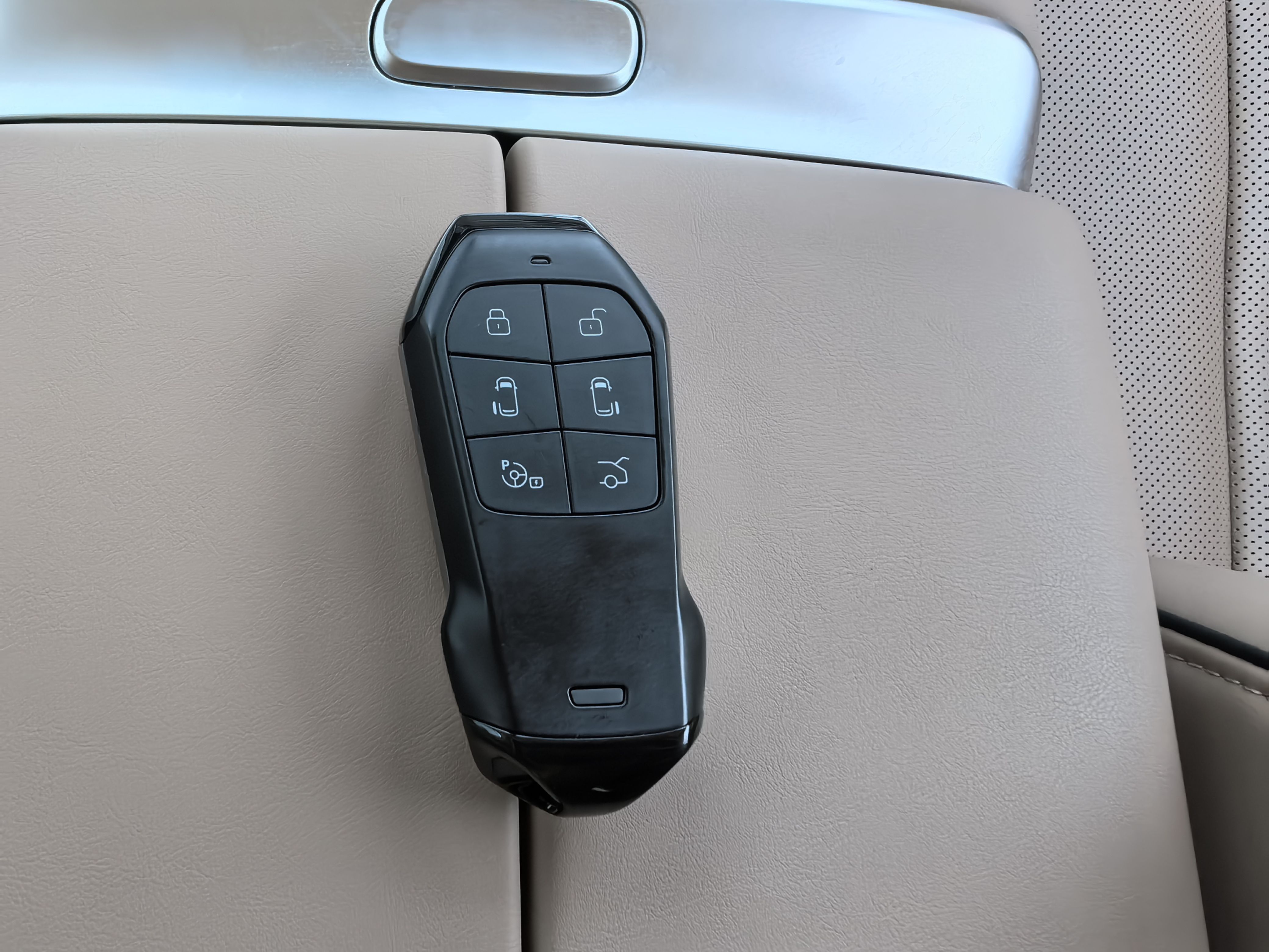 小鹏X9 2024款 702超长续航Max