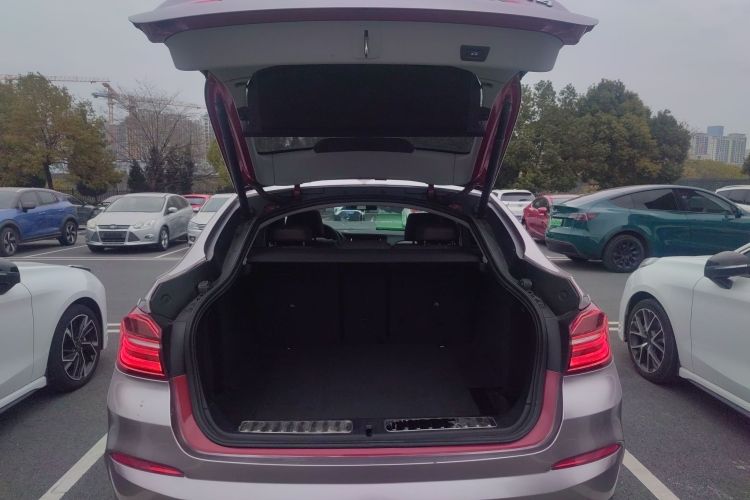 宝马X4 2014款 xDrive20i X设计套装机舱底盘23