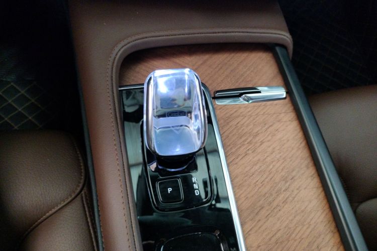 沃尔沃S90 2023款 B5 智逸豪华版中控内饰18