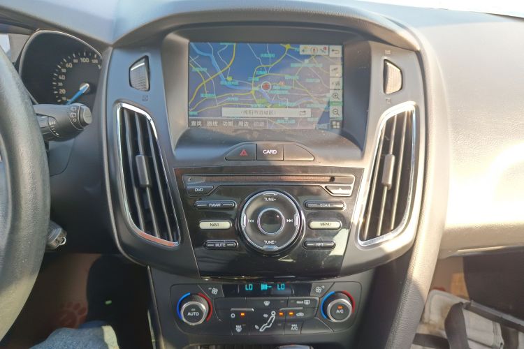 福特 福克斯 2017款 两厢 EcoBoost 125 自动超能风尚型智行版局部细节16