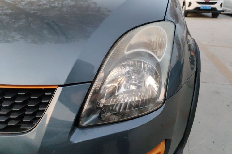 铃木 雨燕 2016款 1.5L 自动时尚型酷玩版局部细节36