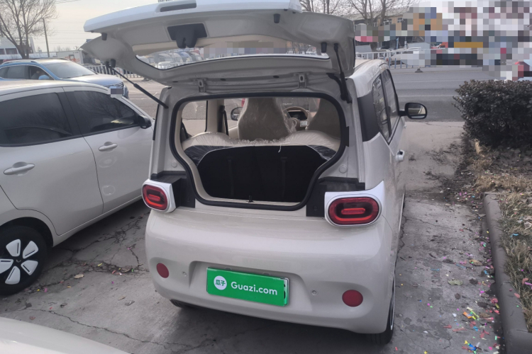 五菱汽车 宏光MINIEV 2024款 第三代 215km 青春版机舱底盘23