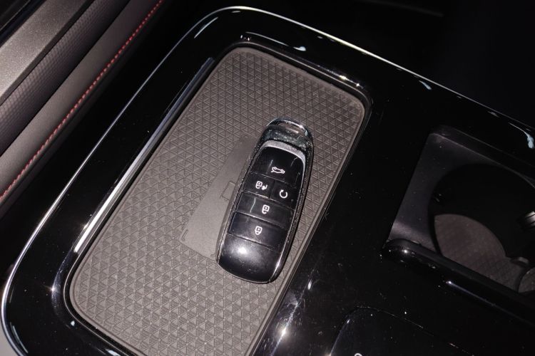 埃安 AION V 2022款 Plus 70 智享科技版 三元锂中控内饰7001