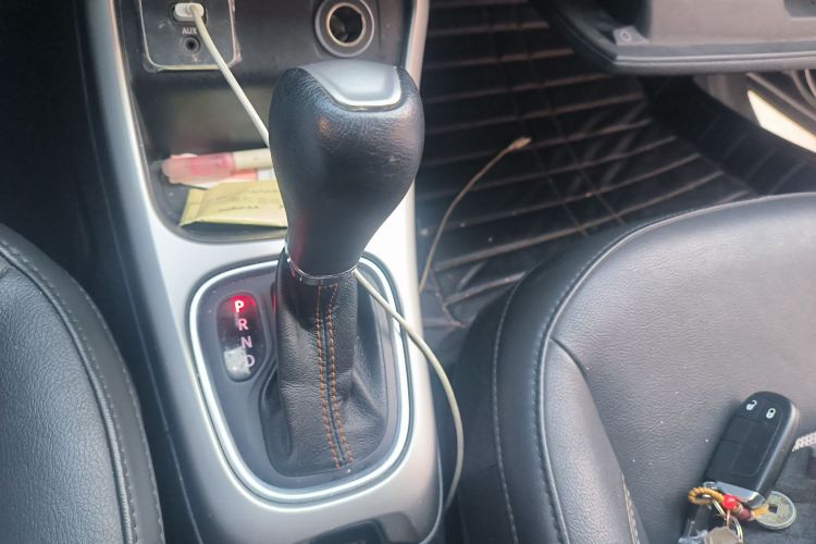 Jeep 指南者 2017款 200T 自动家享版中控内饰18