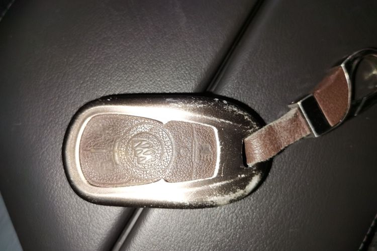 别克 昂科旗 2022款 652T 四驱尊贵型 7座中控内饰11