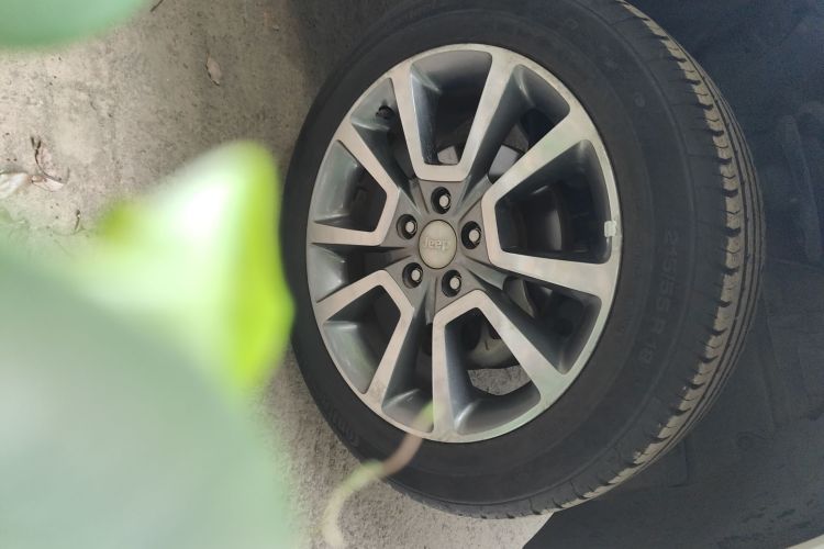 Jeep 指南者(进口) 2013款 2.0L 两驱豪华版车身外观10