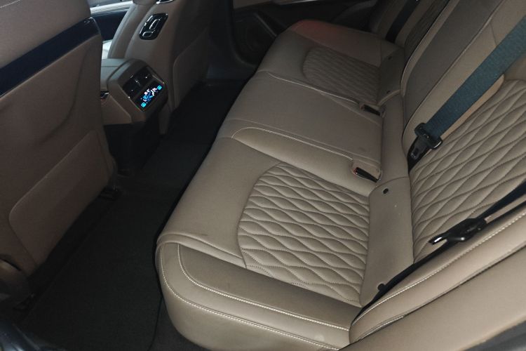 比亚迪 汉 2024款 EV 荣耀版 605KM前驱尊贵型中控内饰21