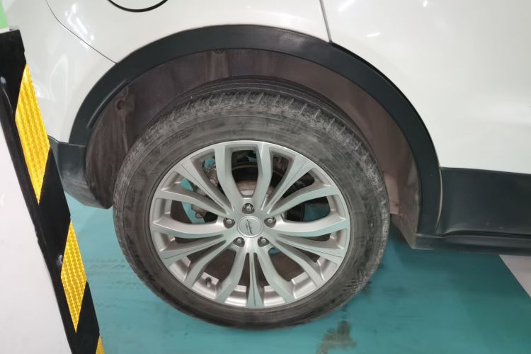 陆风X7 2015款 2.0T 全景尊贵版车身外观6008