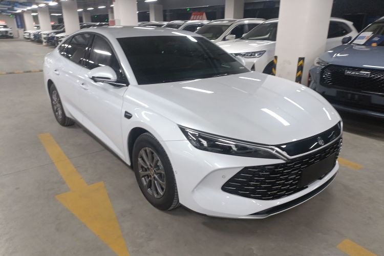 比亚迪 秦L 2025款 DM-i 智驾版 80KM领先型车身外观3