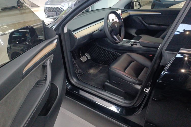 特斯拉 Model Y 2021款 标准续航后驱版中控内饰20