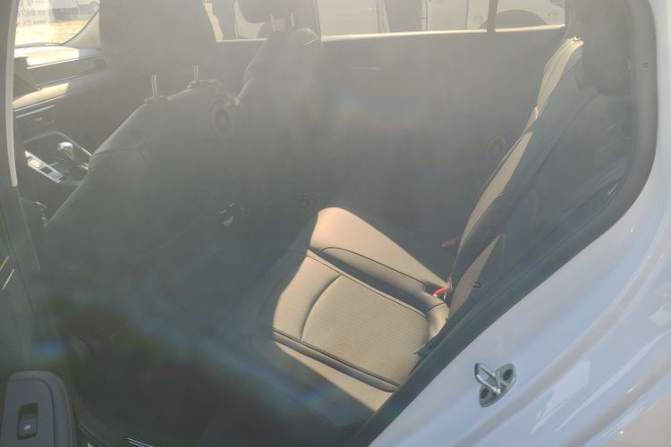 荣威i5 2023款 1.5L CVT豪华版中控内饰7004