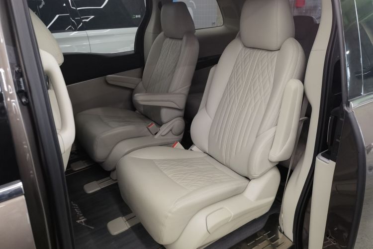 别克GL8 2022款 陆上公务舱 652T 舒适型中控内饰7004