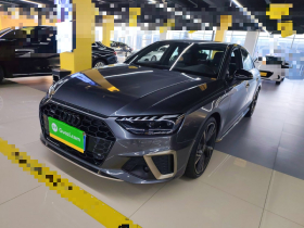奥迪A4L 2024款 40 TFSI quattro RS套件燃速型