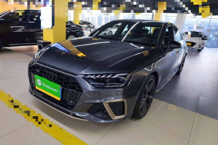奥迪A4L 2024款 40 TFSI quattro RS套件燃速型车身外观1