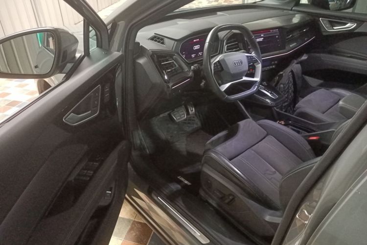 奥迪Q4 e-tron 2024款 40 e-tron 创境版中控内饰20