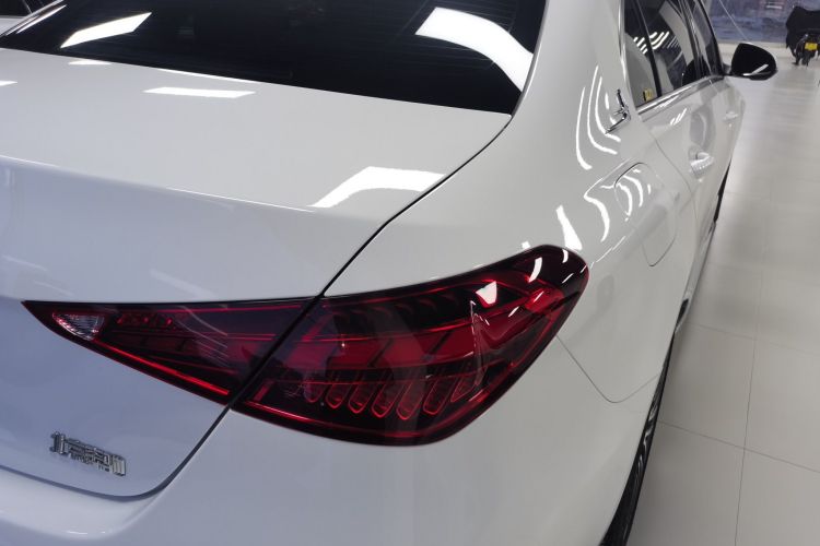 奔驰C级 2023款 改款 C 200 L 运动版车身外观9