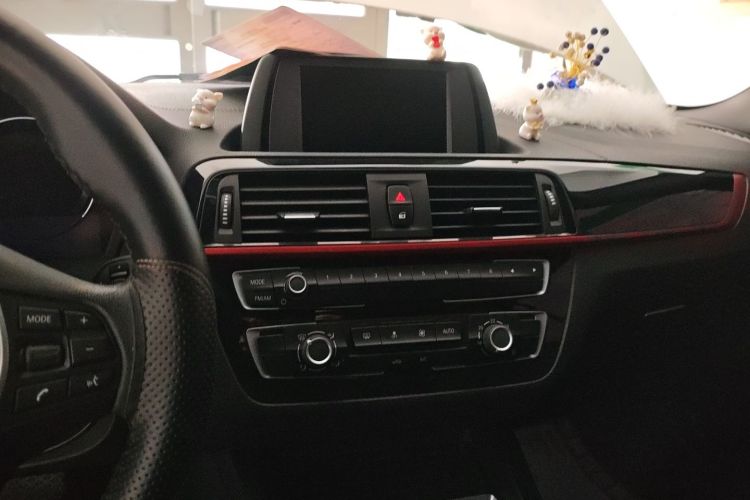 宝马2系(进口) 2018款 220i 敞篷轿跑车 运动设计套装中控内饰16