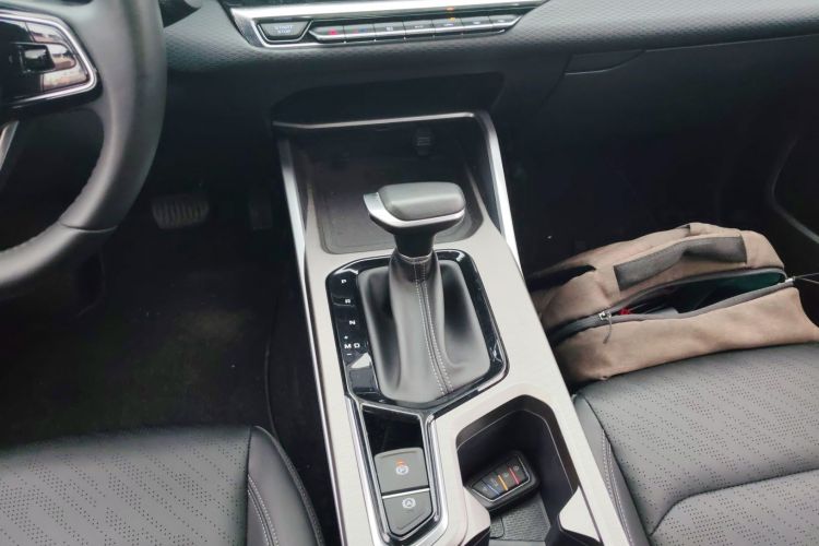 吉利汽车 帝豪 2022款 第4代 1.5L CVT尊贵型局部细节18