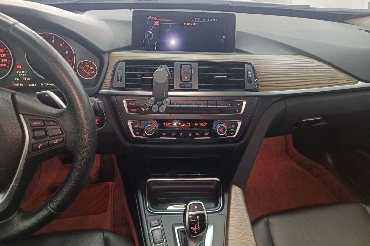 宝马3系GT 2013款 328i 风尚设计套装局部细节16