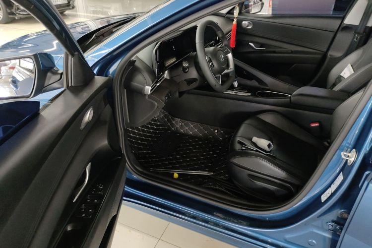 现代 伊兰特 2022款 1.5L CVT GLX精英版中控内饰7003