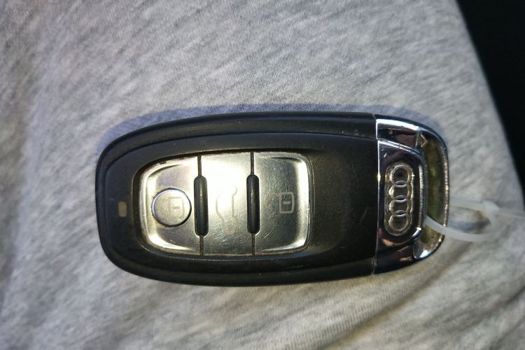 奥迪A4L 2013款 30 TFSI 自动舒适型中控内饰11