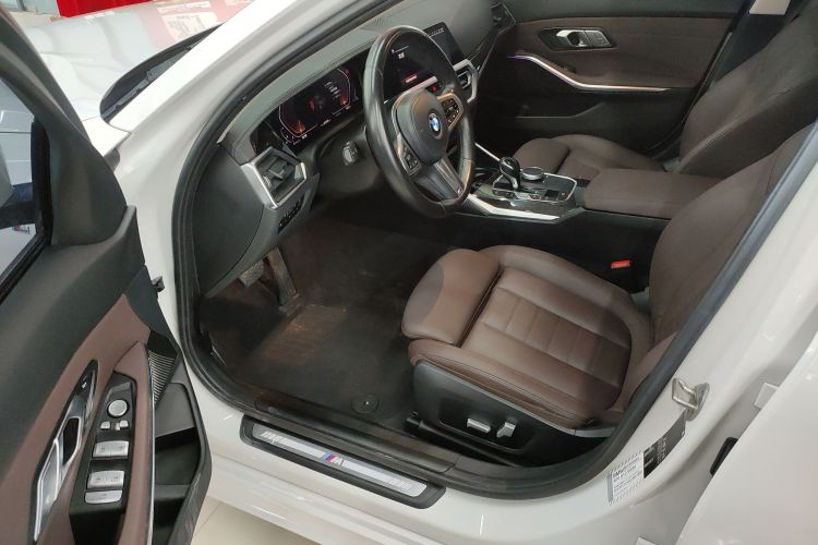 宝马3系 2021款 改款二 325Li M运动套装中控内饰20