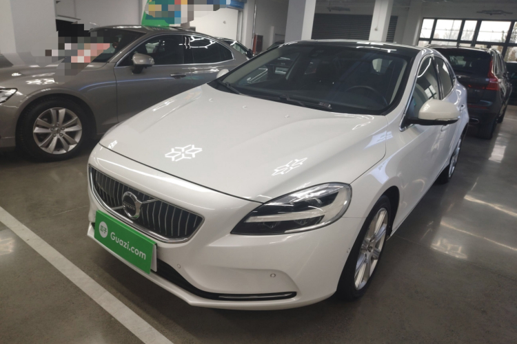 沃尔沃V40 2017款 T3 智雅版车身外观1