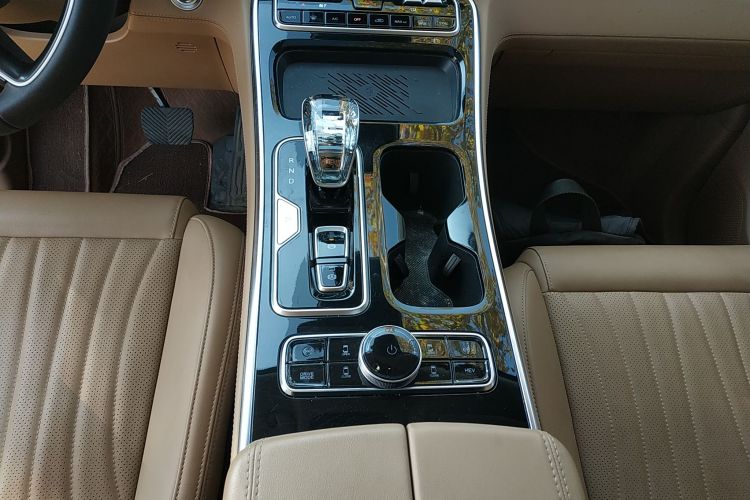 江淮瑞风 瑞风RF8 PHEV 2024款 智聆版 1.5T 150KM 旗舰型 磷酸铁锂局部细节18