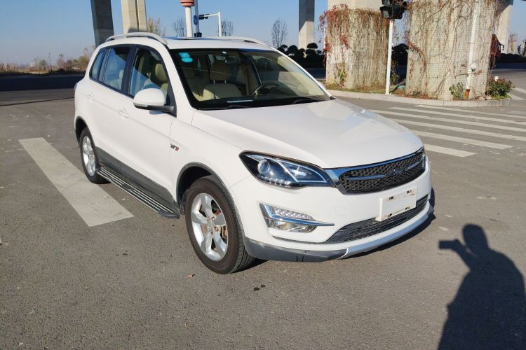 众泰 大迈X5 2017款 超值版 1.6L 手动时尚型车身外观3