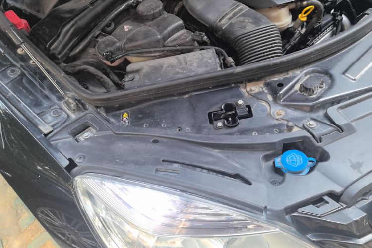 奔驰R级 2017款 R 320 4MATIC 商务型臻藏版局部细节9006