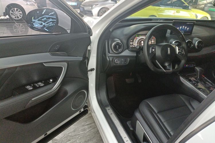 魏牌 VV7 2017款 VV7c 2.0T 豪华型中控内饰20