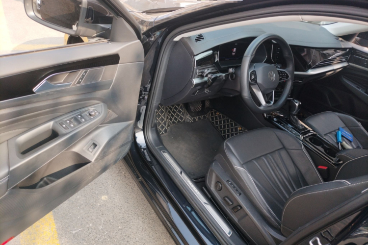 大众 帕萨特 2023款 改款 380TSI 豪华版中控内饰20