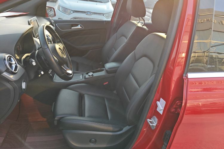 奔驰B级 2015款 B 200 时尚型中控内饰19