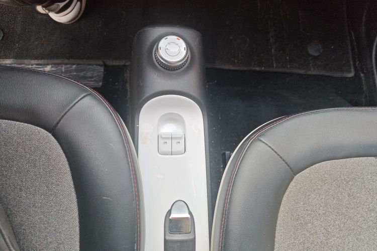 五菱汽车 宏光MINIEV 2022款 GAMEBOY 200km 玩咖款 磷酸铁锂中控内饰18