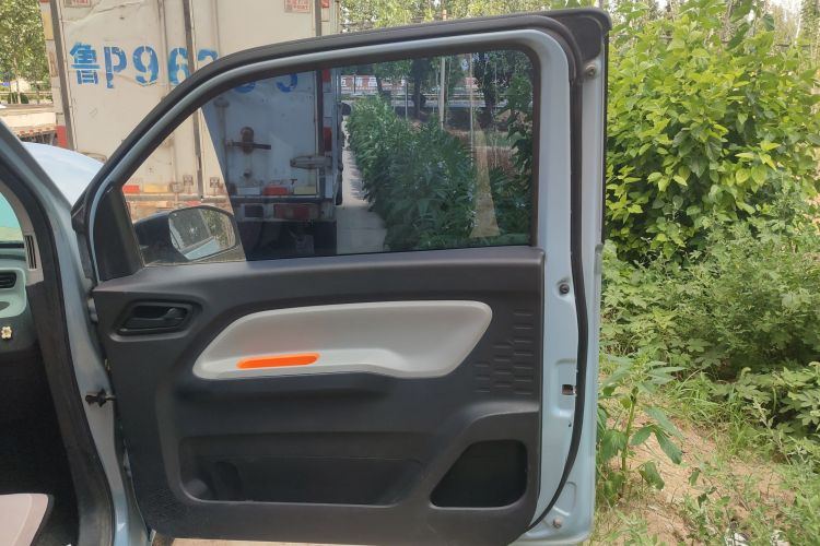 五菱汽车 宏光MINIEV 2022款 自在款 三元锂中控内饰7006