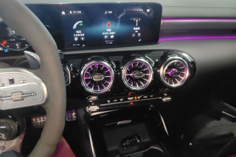 奔驰CLA AMG 2022款 AMG CLA 45 S 4MATIC+  55周年纪念版中控内饰16