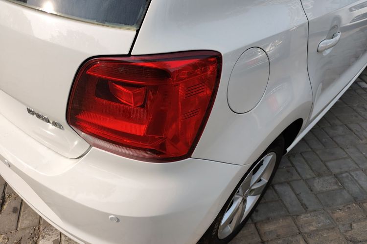 大众 Polo 2014款 1.4L 手动风尚版车身外观9