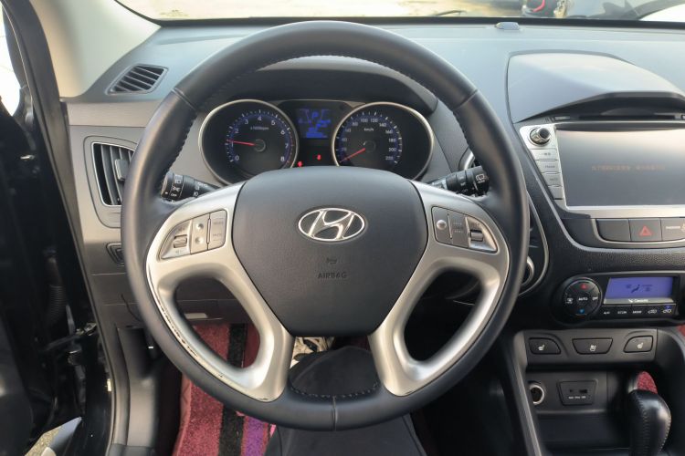 北京现代ix35 2015款 2.0L 自动两驱智能型 国IV中控内饰13