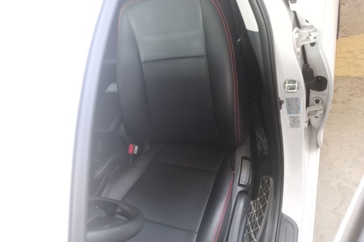 现代 悦动 2020款 1.6L 自动GL悦目版中控内饰19