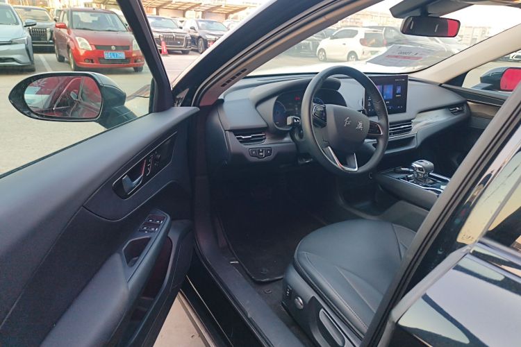 红旗E-QM5 2023款 改款 基础出行版中控内饰20