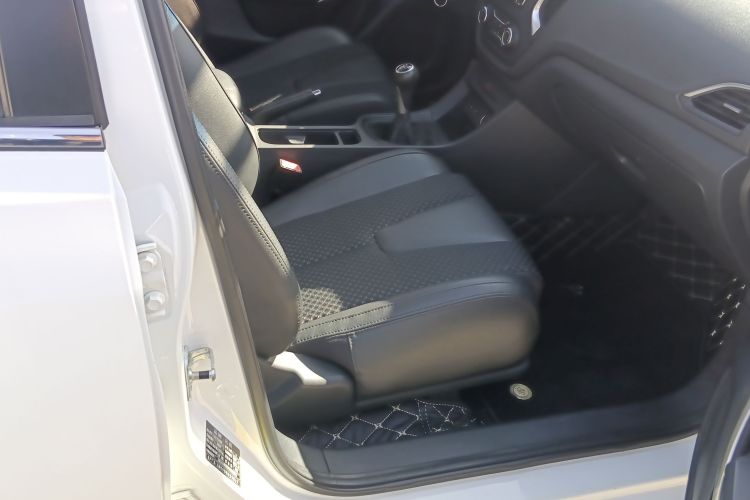 名爵 锐行 2015款 1.5T 手动精英版局部细节41