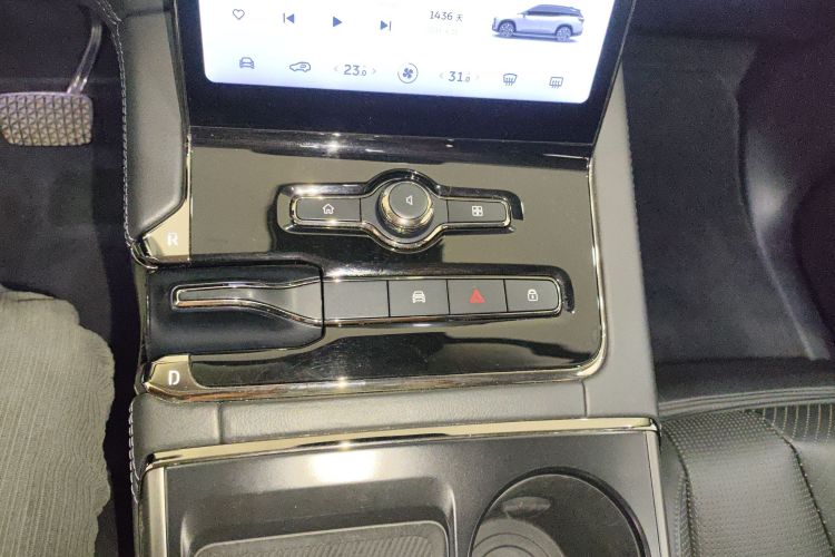 蔚来ES8 2020款 580KM 七座版中控内饰18