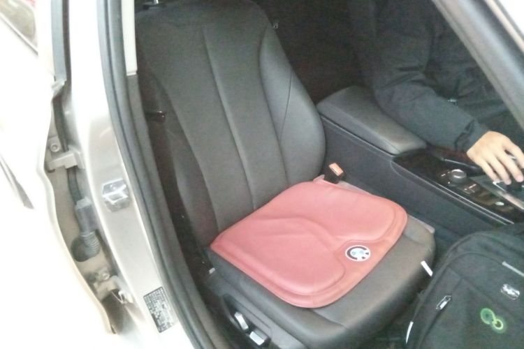 宝马3系 2017款 318Li 时尚型局部细节41