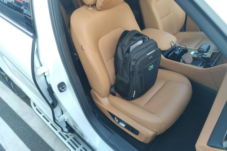 理想汽车 理想ONE 2021款 增程6座版局部细节41