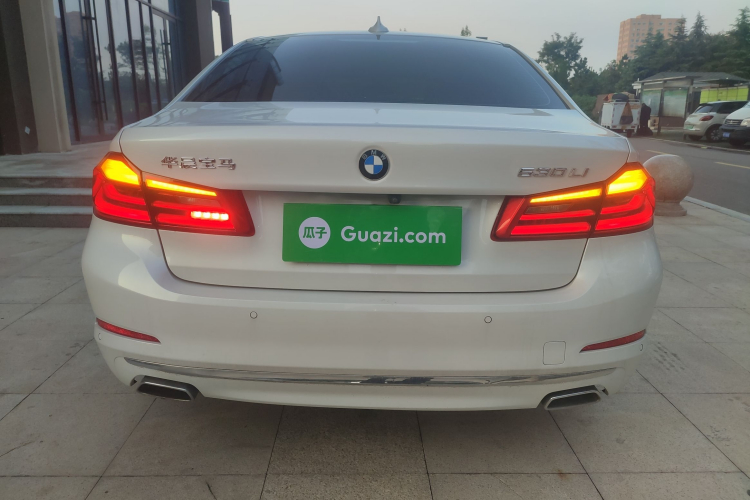 宝马5系 2020款 530Li 领先型 豪华套装车身外观6