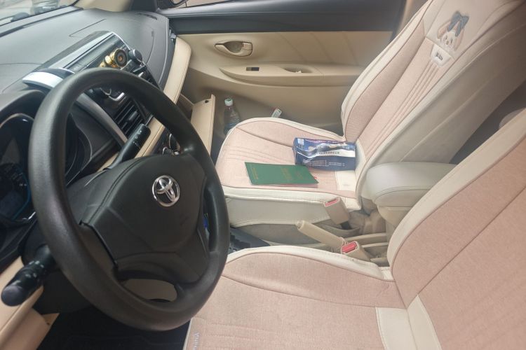 丰田 威驰 2014款 1.5L 自动智臻版中控内饰19