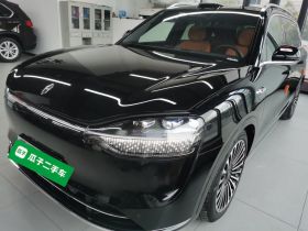 鸿蒙智行 问界M9 2024款 增程 Ultra版 42kWh 6座版